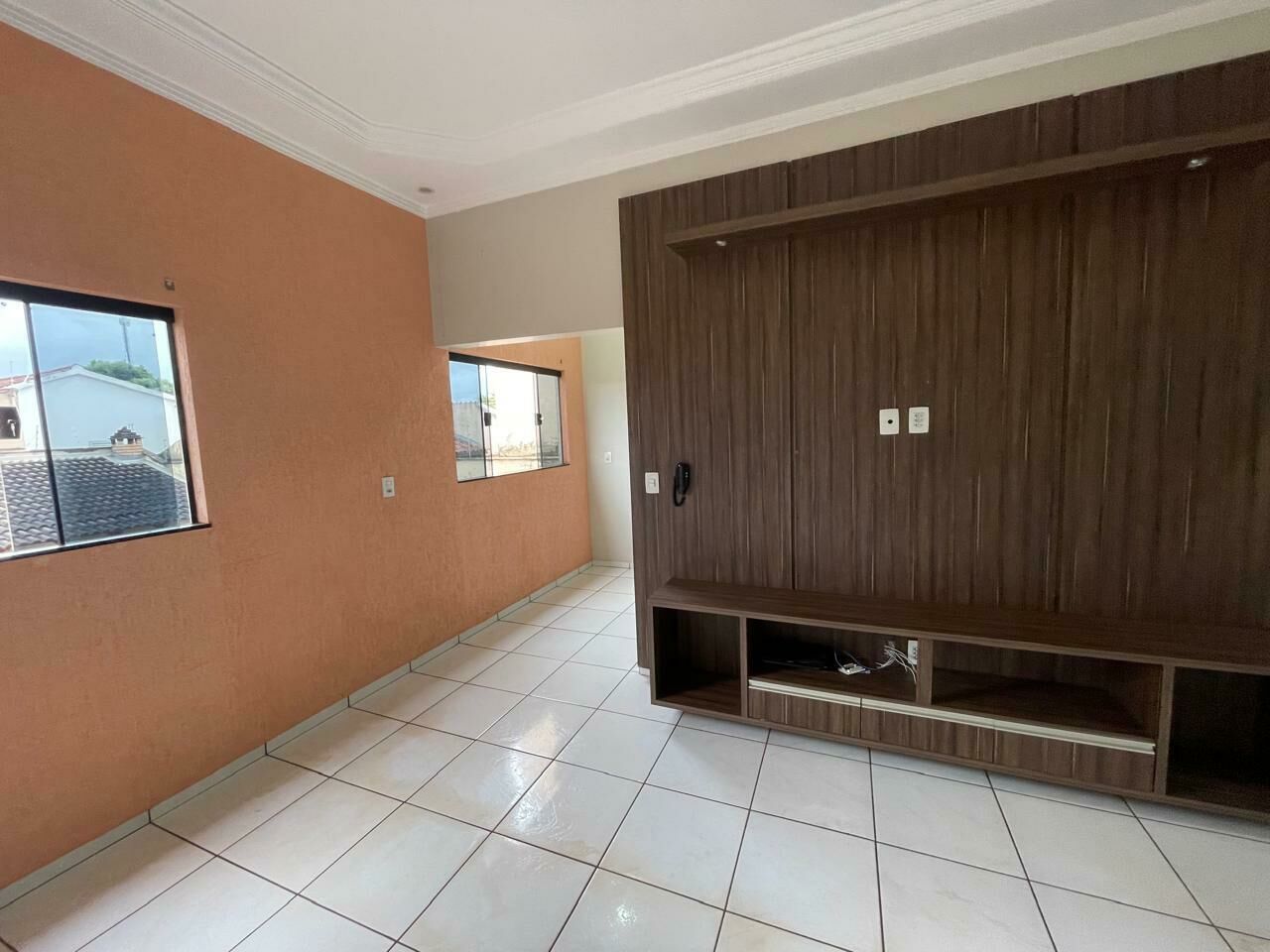 Imagem do VENDA - CASA NO CENTRO , AVENIDA PRINCIPAL ( ILDEFONSO CARNEIRO )